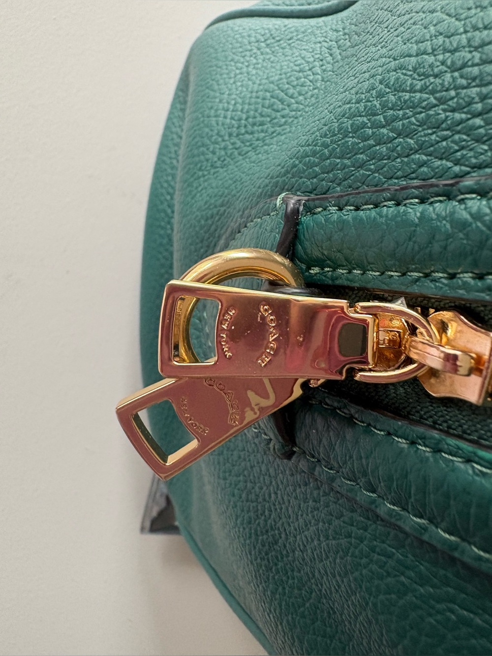 ❌SOLD❌🍀Coach Emerald Green Large Rowan CES11🍀 - Picture 5 of 9
